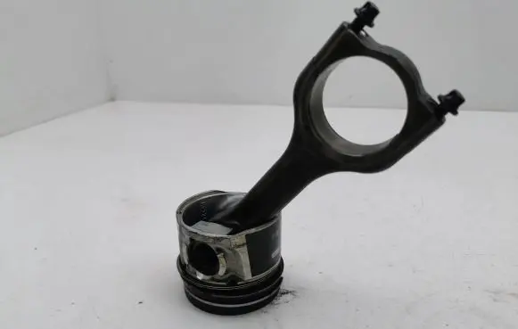 Ford C-MAX II Piston with connecting rod 75L101