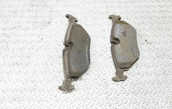 BMW 5 E39 Brake pads (rear) 