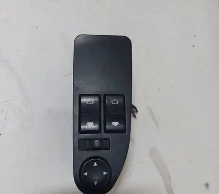 BMW 5 E39 Electric window control switch 8360887 030510