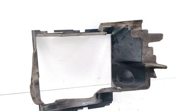 Audi Q7 4L Intercooler air channel guide 4L0117335F