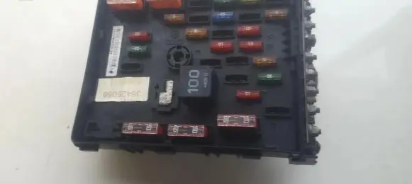 Volkswagen PASSAT B6 Fuse box set 3C0937125 6359-2777