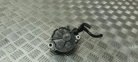 Ford Focus C-MAX Vacuum pump 03H1N D1561B