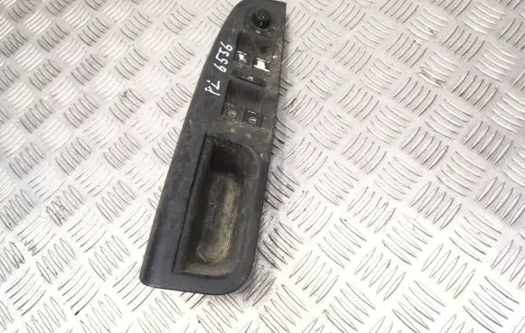 Volkswagen Golf V Electric window control switch 1K4868050B 1K0959565A