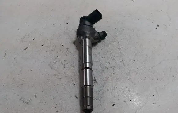 Volkswagen Golf VII Fuel injector 04L130277AE 0445110471
