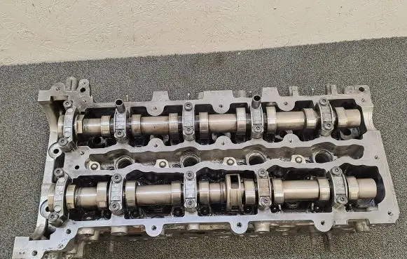 Mercedes-Benz Sprinter W906 Engine head R651016 1147M0390 A6510503
