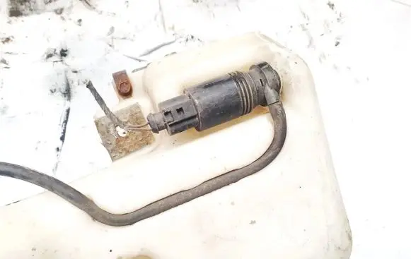 Chrysler Sebring (ST-22 - JR) Windscreen/windshield washer pump