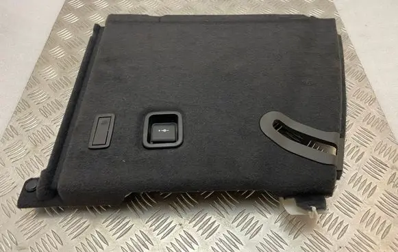 BMW X4 G02 Trunk/boot side trim panel 7481946
