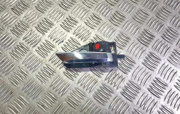 Suzuki SX4 S-Cross Front door interior handle 