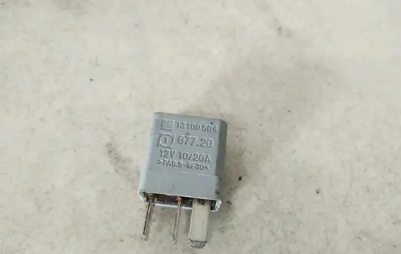 Opel Zafira B Other relay 13100504 677.20