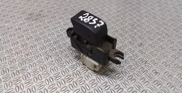Nissan X-Trail T30 Electric window control switch