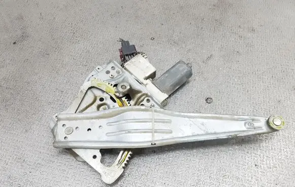 Toyota Avensis T250 Rear door window regulator with motor 6983005100
