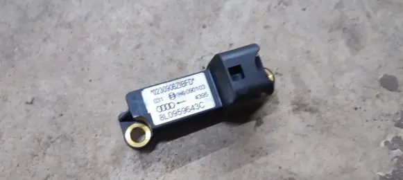 Audi A3 S3 8L Airbag deployment crash/impact sensor 8L0959643C