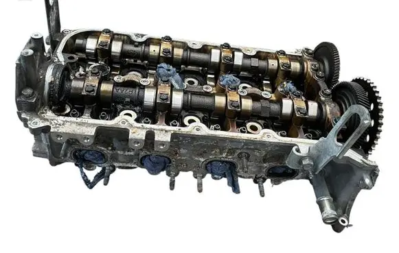 Mazda 6 Engine head r2aa10220 s5209 KNG34736