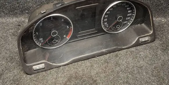 Volkswagen Transporter - Caravelle T5 Speedometer (instrument cluster) 7E0920870J