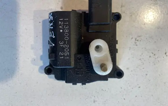 Toyota Corolla Verso AR10 Air flap motor/actuator 1138002051