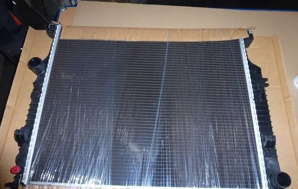 Mercedes-Benz Sprinter W906 Coolant radiator A1645000603