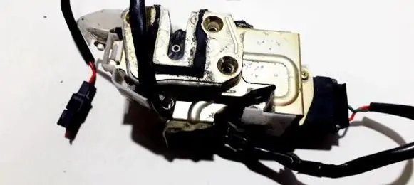 Mazda 323 F Rear door lock