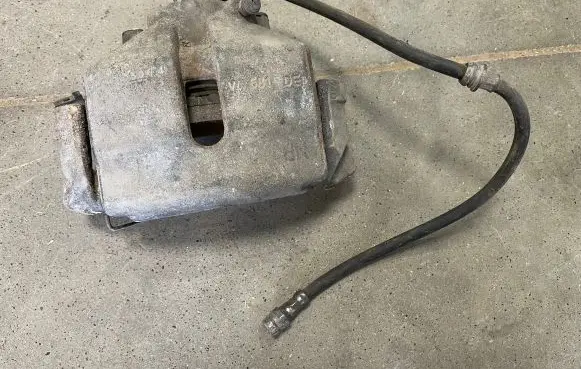 Front brake caliper