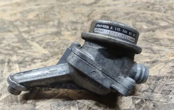 Mercedes-Benz E AMG W211 Vacuum valve A1131400260