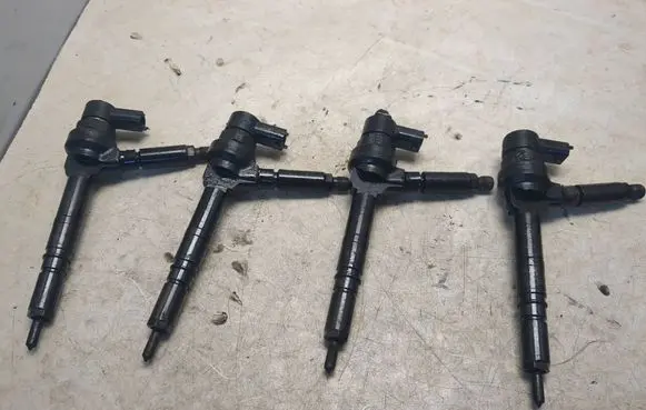 Opel Astra H Fuel injectors set 0445110175