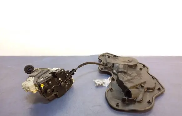 Audi A8 S8 D4 4H Rear door lock 4H0839015