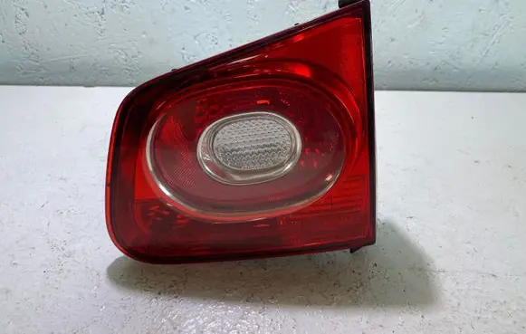 Volkswagen Tiguan Tailgate rear/tail lights