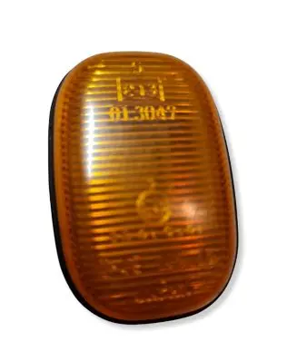 Toyota Avensis Verso Front fender indicator light 013047