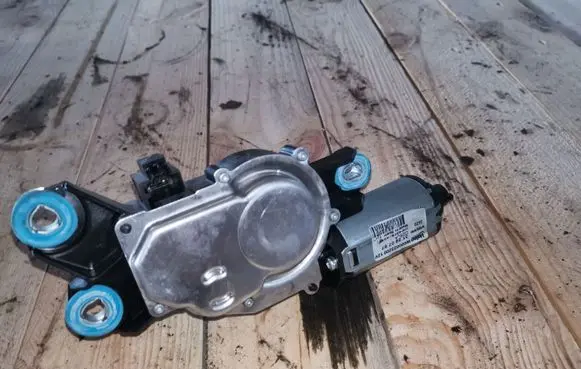 Volvo V70 Rear window wiper motor 31290787