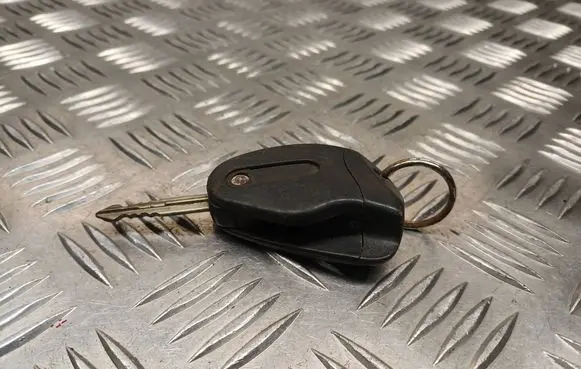 Peugeot 806 Ignition key/card 