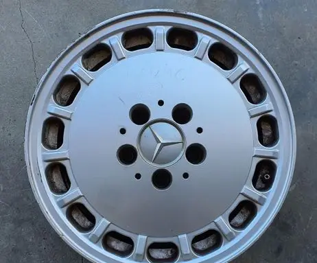 Mercedes-Benz E W124 R15 alloy rim 
