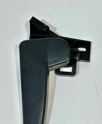 Volkswagen Golf VII Engine bonnet (hood) release handle 6R1823533