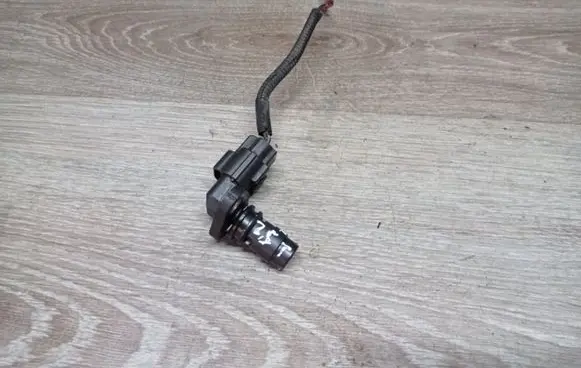 Volvo S60 Camshaft position sensor 1090040712 8627354