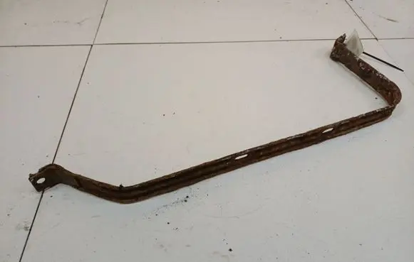 Volkswagen PASSAT B6 Radiator mount bracket 