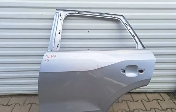 Audi Q2 - Rear door 