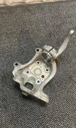 BMW 5 E60 E61 Front wheel hub spindle knuckle 6760953L