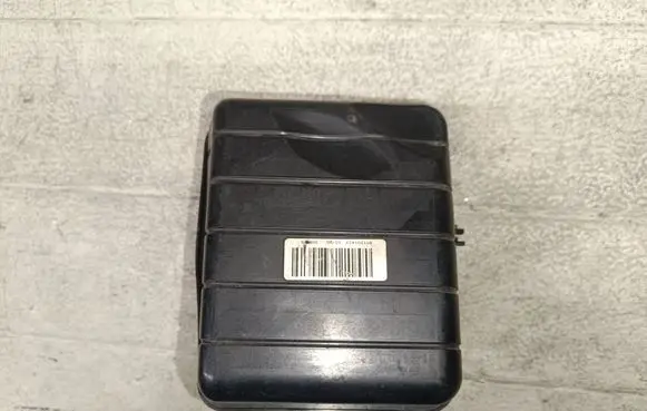 BMW 5 F10 F11 Intake resonator 8512249