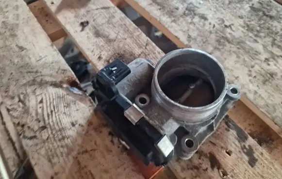 Chevrolet Equinox Throttle valve 12670837AA