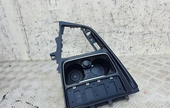 BMW 3 F30 F35 F31 Cup holder front 82939002 9323675
