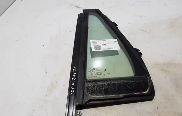 Volvo XC90 Rear vent window glass 32132027