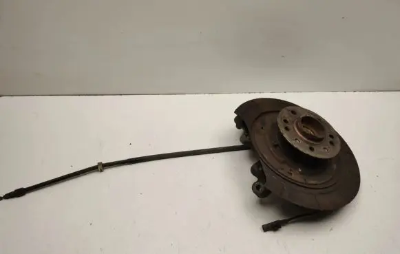 Mercedes-Benz ML W164 Rear wheel hub A1643501208