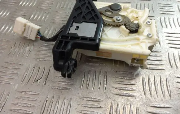 Lexus LS 460 - 600H Seat adjustment motor 43949010090