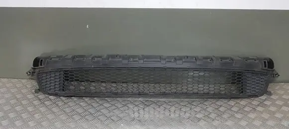 Front bumper lower grill