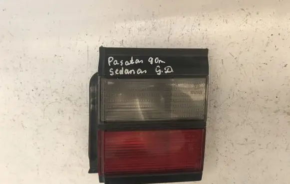 Volkswagen PASSAT B3 Tailgate rear/tail lights 337945108