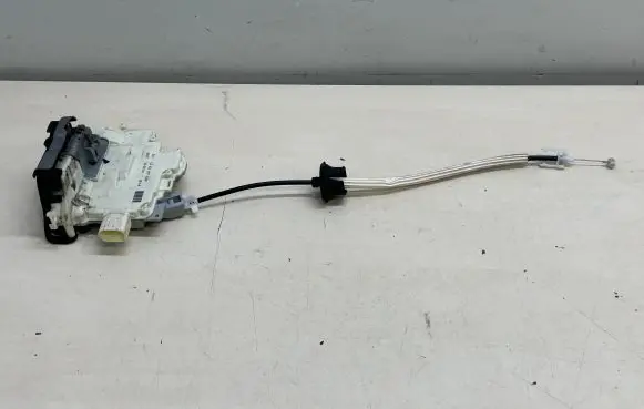 Porsche Cayenne (92A) Front door lock 8J1837016B