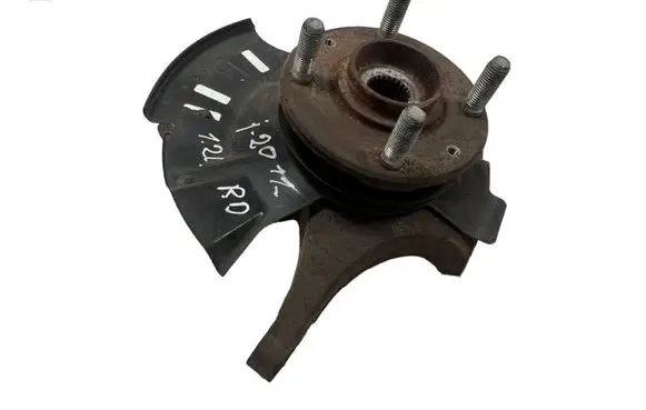 Hyundai i20 (PB PBT) Front wheel hub P3F00