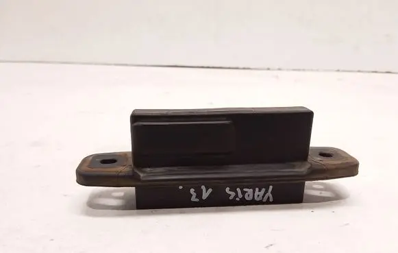 Toyota Yaris Tailgate opening switch 0506B39