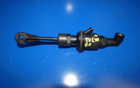Hyundai Tucson TL Clutch pedal 
