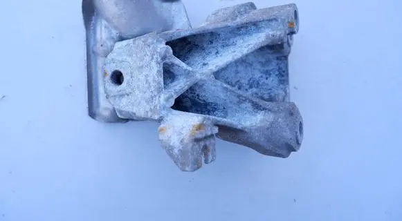 BMW 1 F20 F21 Engine mounting bracket 6788607