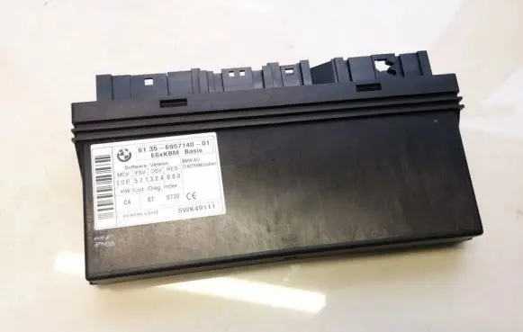 BMW 5 E60 E61 Comfort/convenience module 6135695714001 61.35-6957140-01