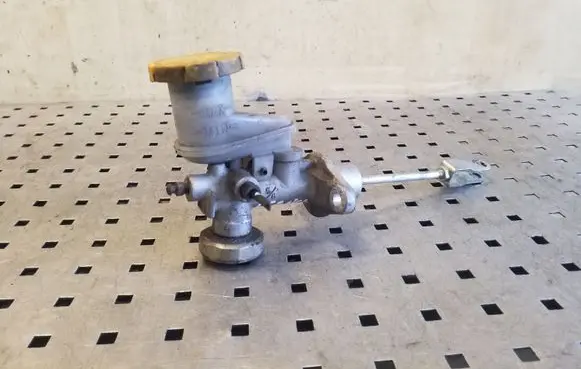 Subaru Legacy Clutch master cylinder